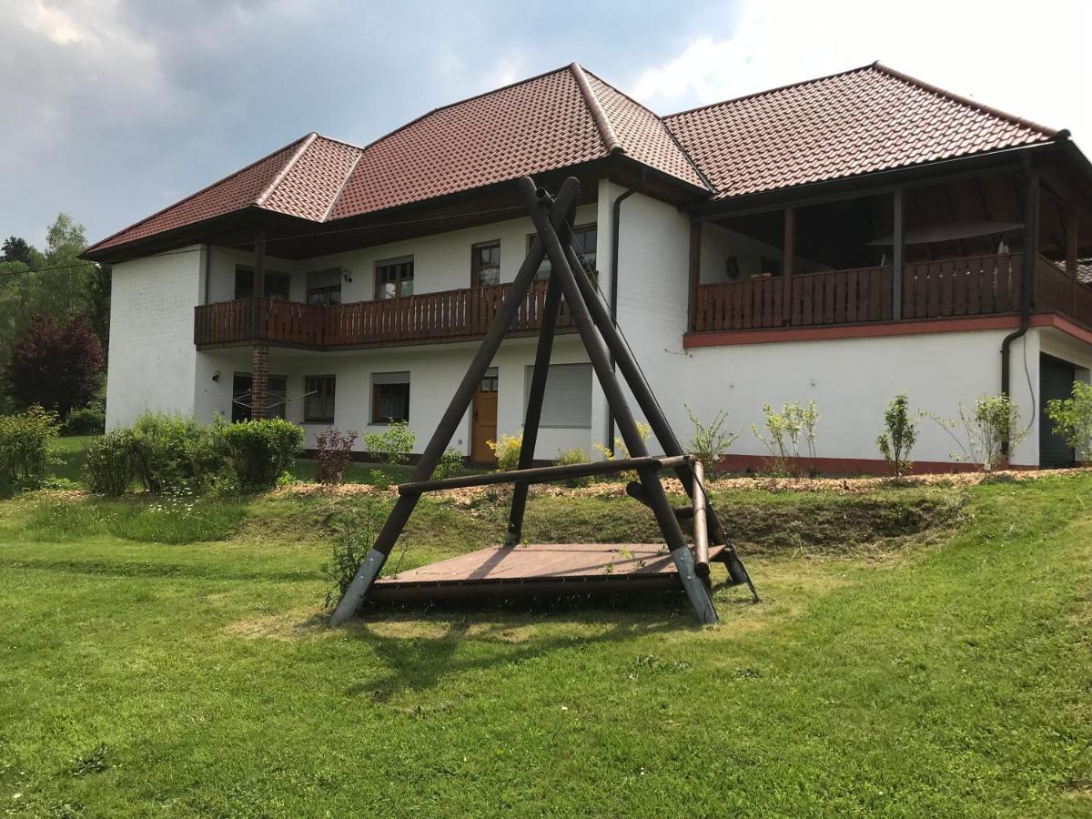 B&B Neuses Am Brand Sonnefeld Екстериор снимка